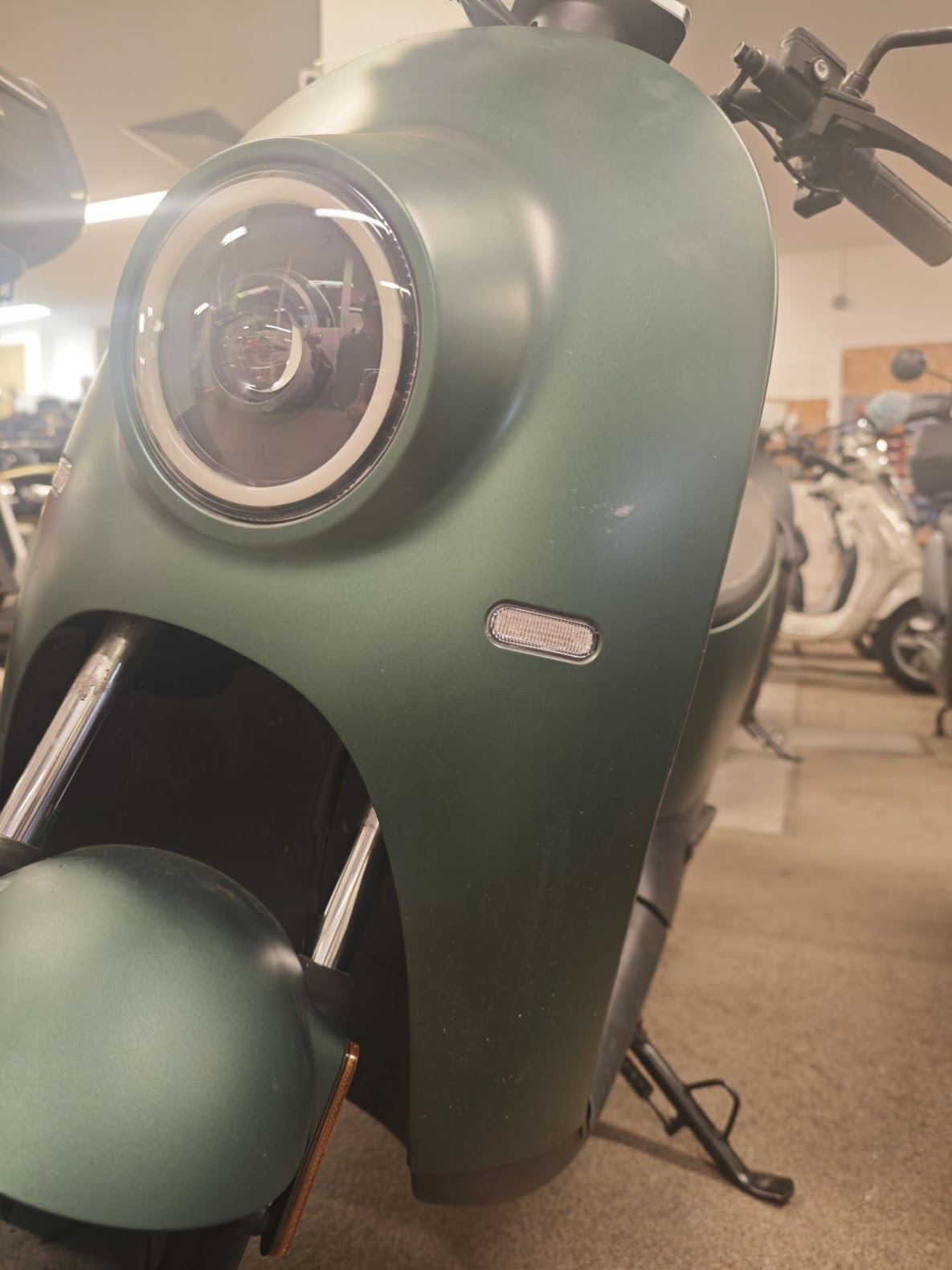 unu Scooter Pro 3kW / 4kW: Leistungsstarker Elektroroller für urbane Mobilität