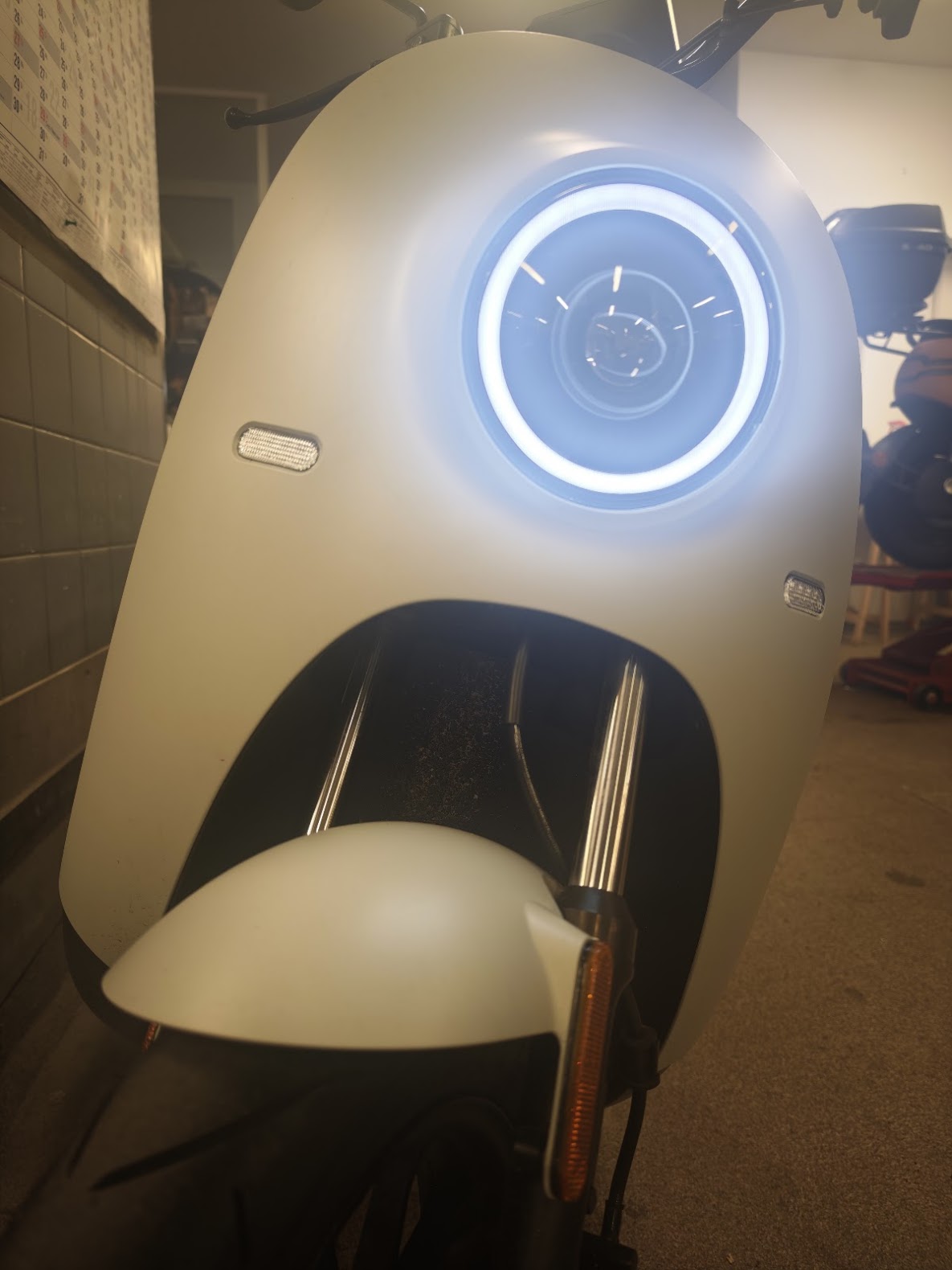 unu Scooter Pro 3kW / 4kW: Leistungsstarker Elektroroller für urbane Mobilität – Bild 2