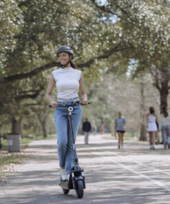 Alternative view of NIU KQi 300P - Hochwertiger Elektro-Scooter für nachhaltige Mobilität