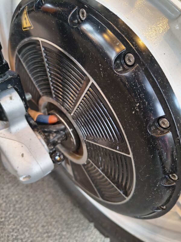 Regent RGNT Turbo: Hochleistungs-Elektromotorrad für ultimatives Fahrerlebnis – Bild 10
