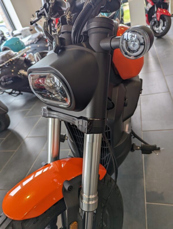 Storm 8000W Elektromotorrad: Hochleistungs-E-Bike mit 120 km/h Spitzengeschwindigkeit – Bild 2