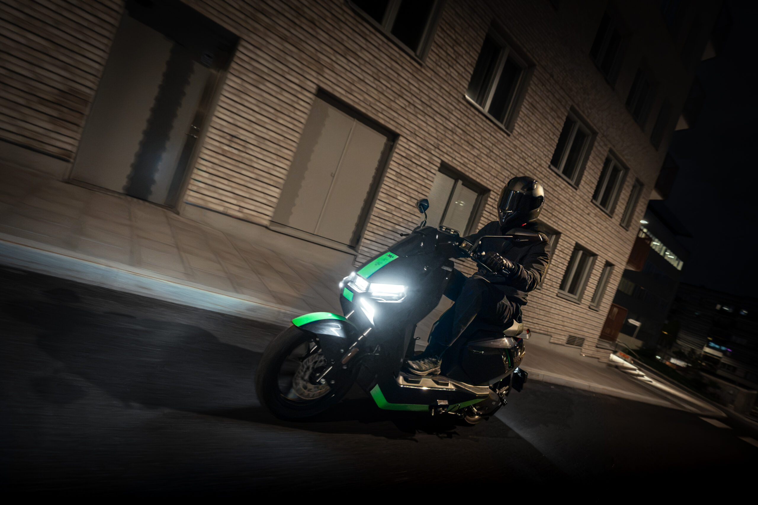 NIU FQiX 150 - Sondermodell Razer - Online bei NIU erhältlich – Bild 19