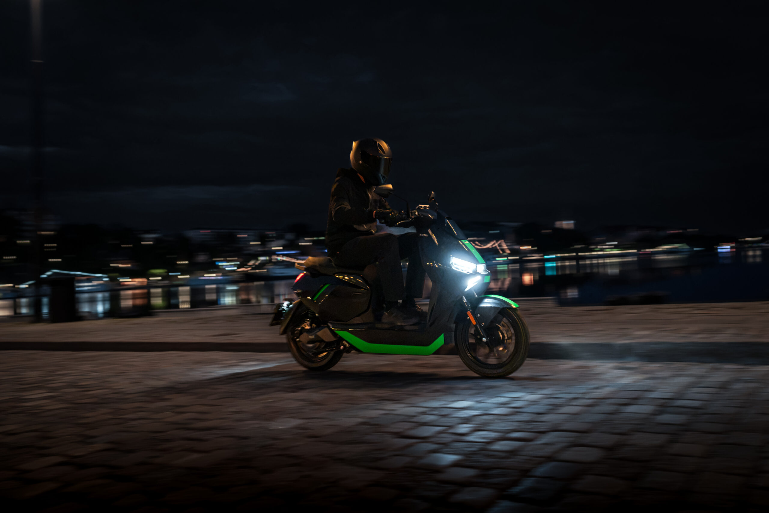 NIU FQiX 150 - Sondermodell Razer - Online bei NIU erhältlich – Bild 15